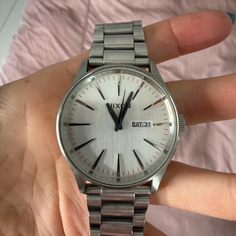 Nixon men’s watch. Needs battery. - Picture 4 of 4